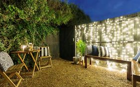 Quite, Quaint & Private Guesthouse, Sleeps 6